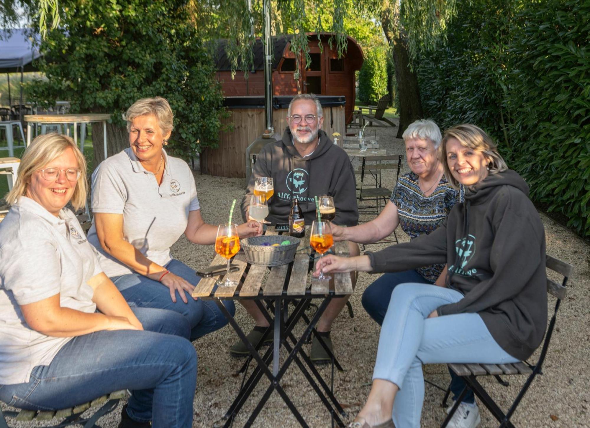B&B De Alffarhoeve Hamme Buitenkant foto